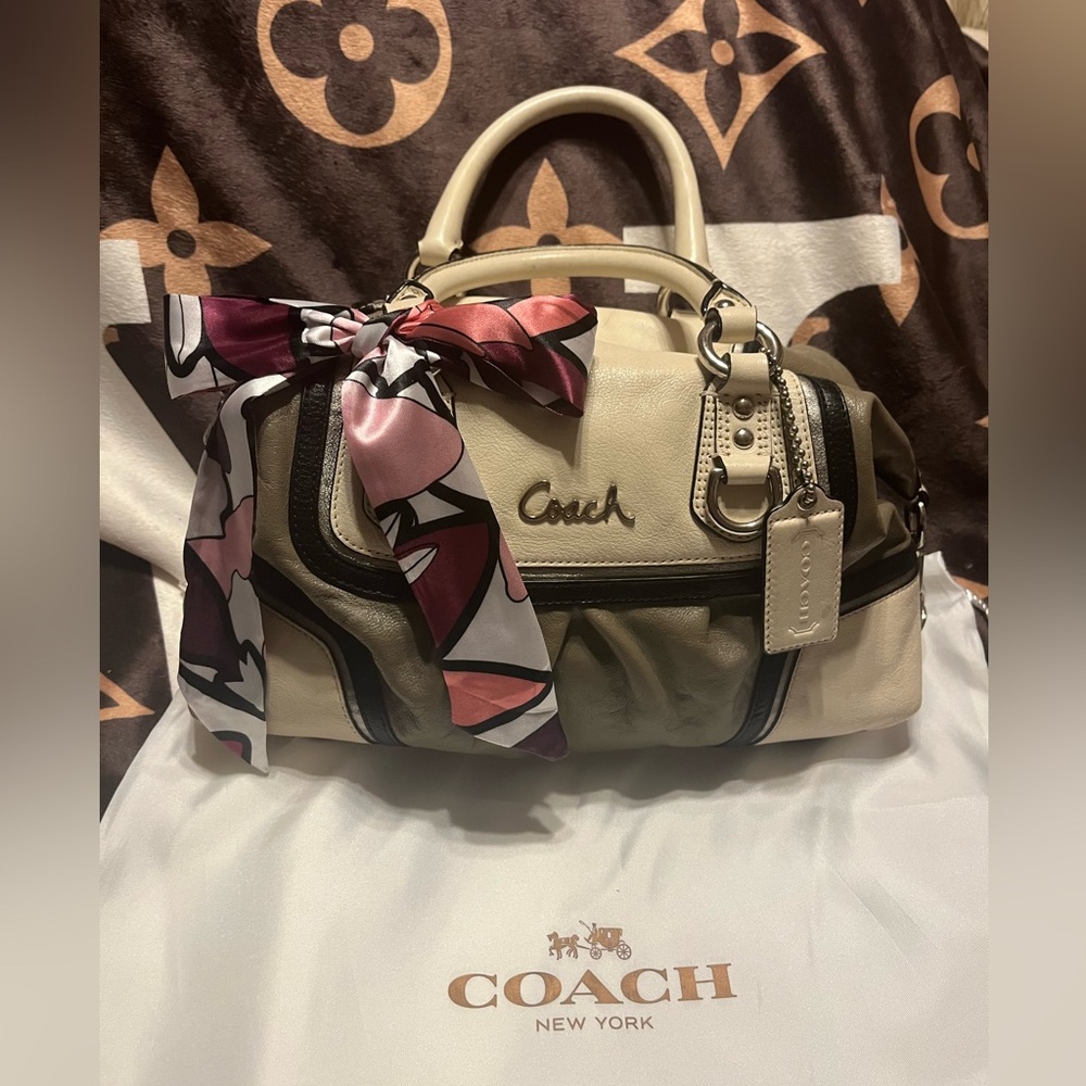 Coach EUC Ashley Spectator Cream & Grey Leather Satchel Bag